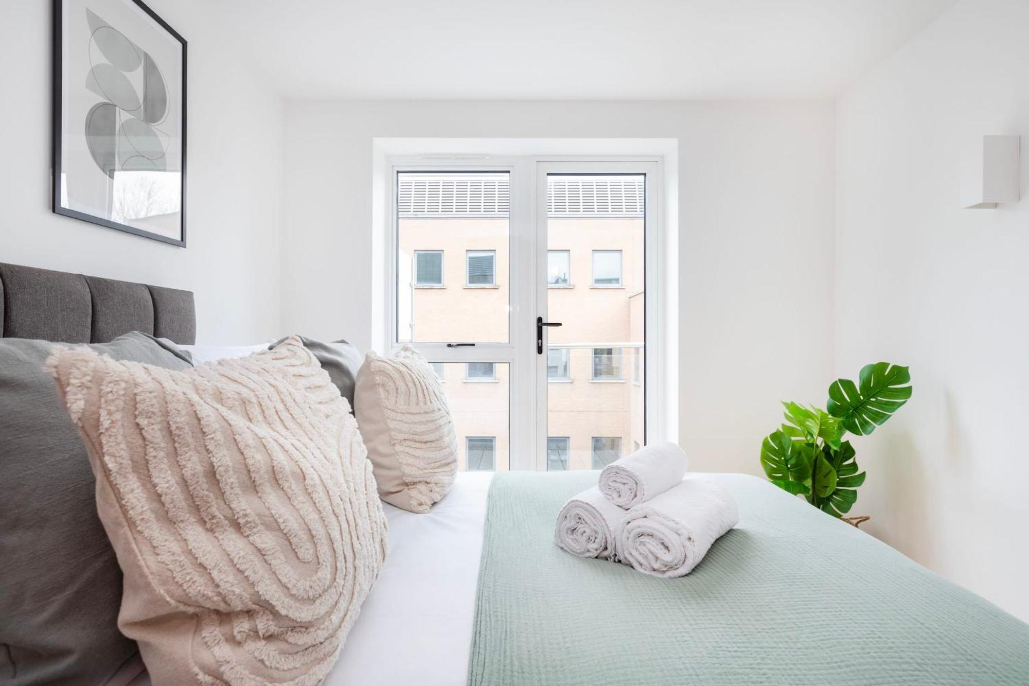 Fitzrovia & Soho - 2Br With Balcony - Cityapartmentstay Лондон Экстерьер фото