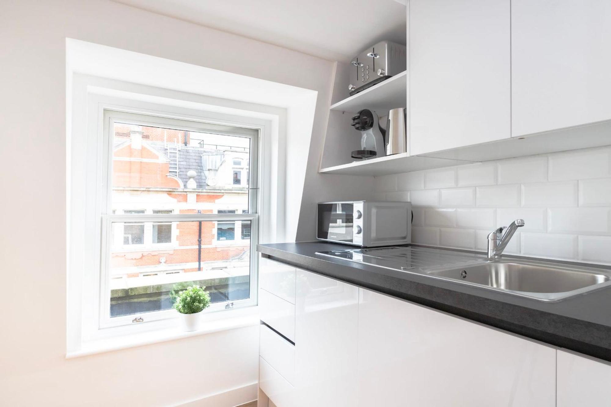 Fitzrovia & Soho - 2Br With Balcony - Cityapartmentstay Лондон Экстерьер фото