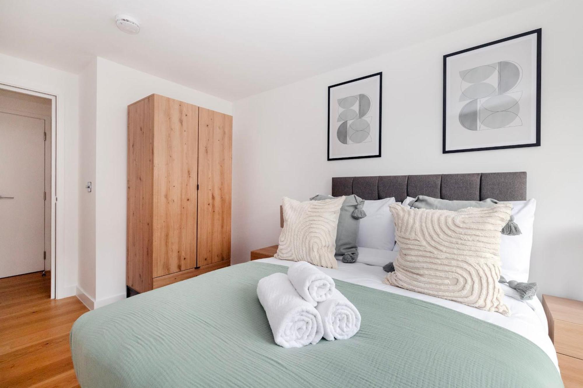 Fitzrovia & Soho - 2Br With Balcony - Cityapartmentstay Лондон Экстерьер фото