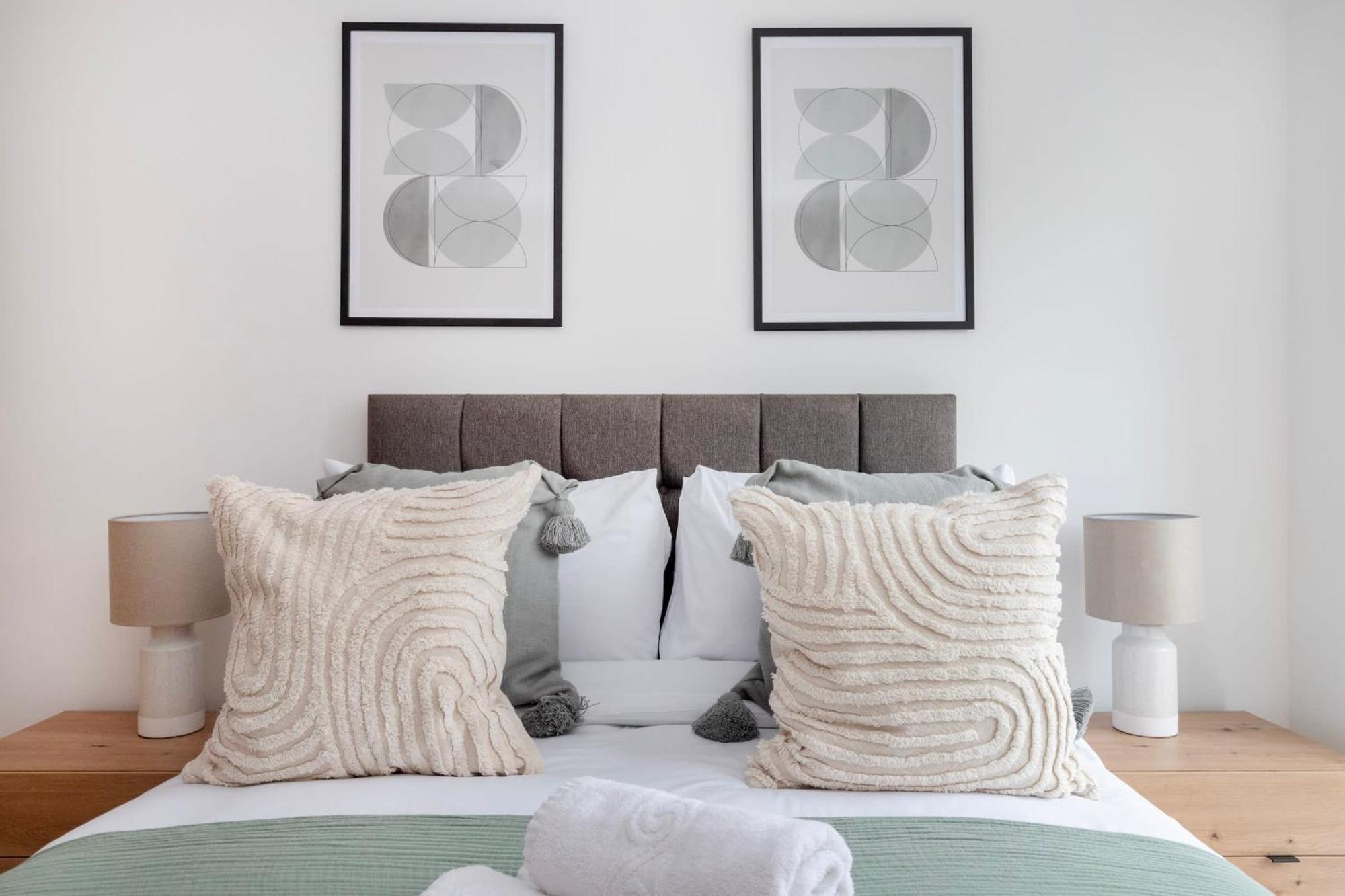 Fitzrovia & Soho - 2Br With Balcony - Cityapartmentstay Лондон Экстерьер фото