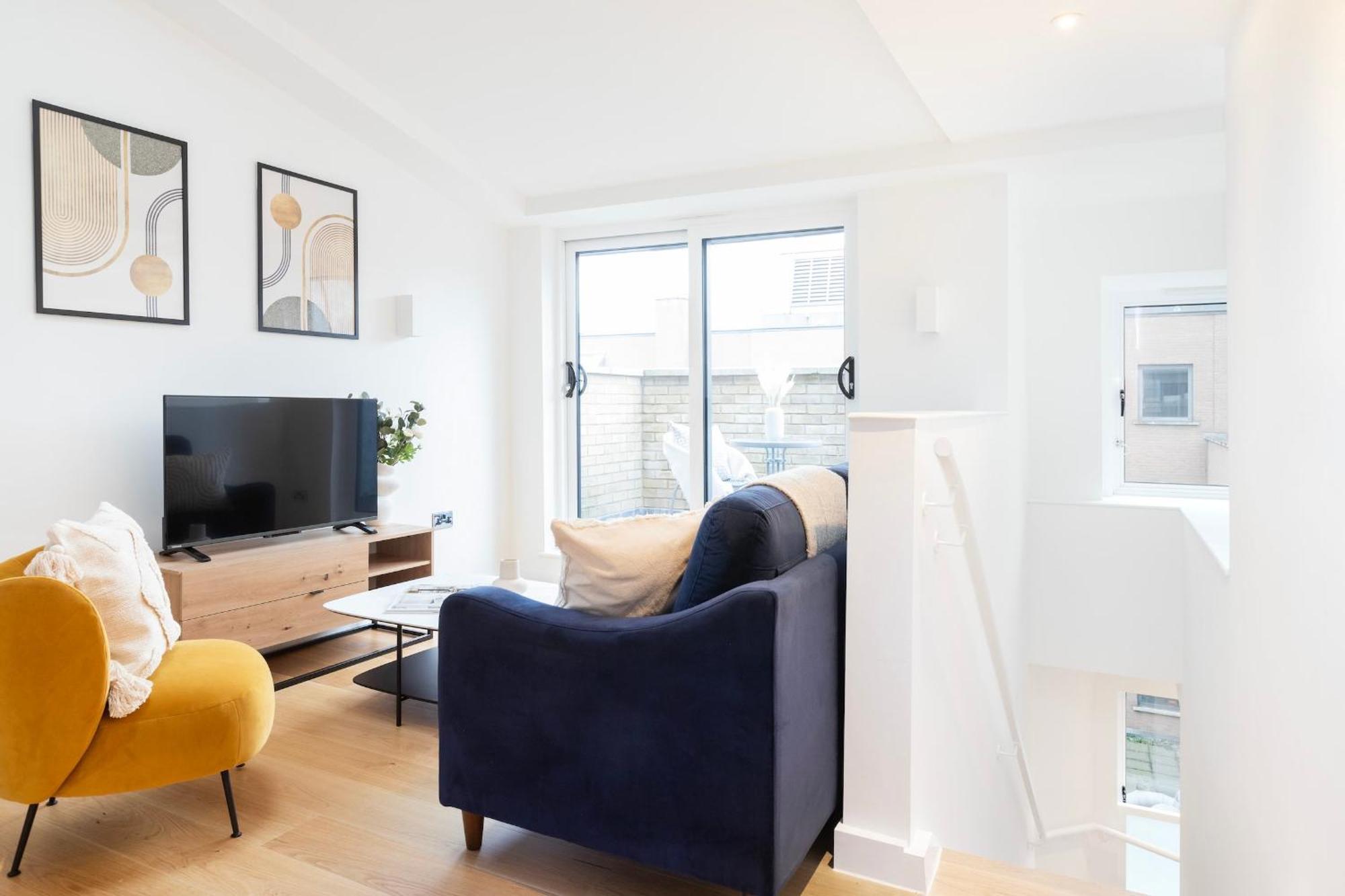 Fitzrovia & Soho - 2Br With Balcony - Cityapartmentstay Лондон Экстерьер фото