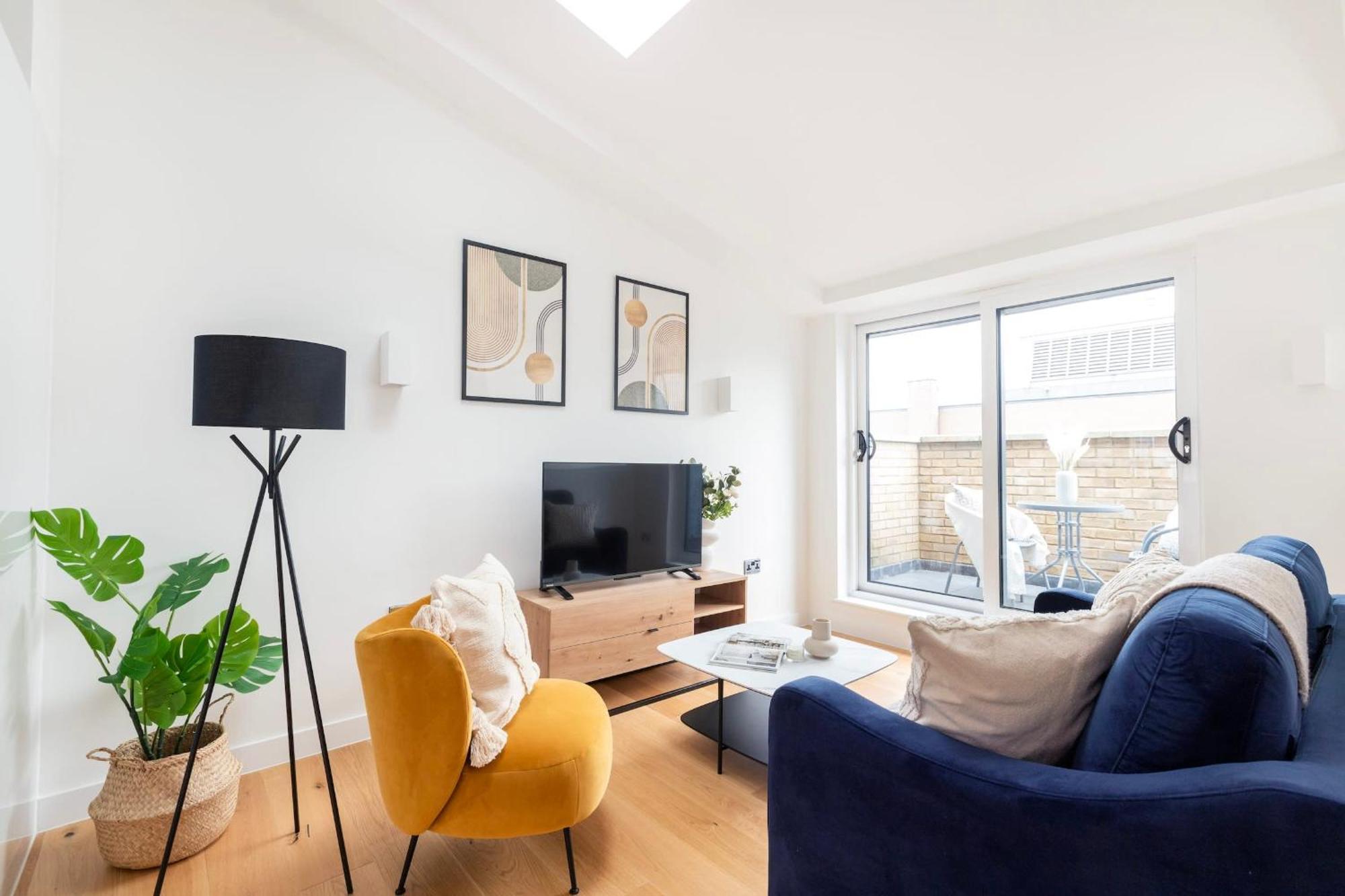 Fitzrovia & Soho - 2Br With Balcony - Cityapartmentstay Лондон Экстерьер фото