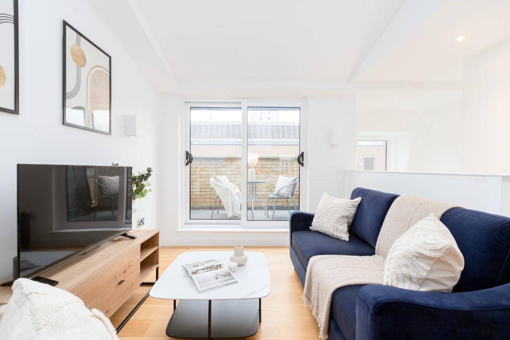 Fitzrovia & Soho - 2Br With Balcony - Cityapartmentstay Лондон Экстерьер фото